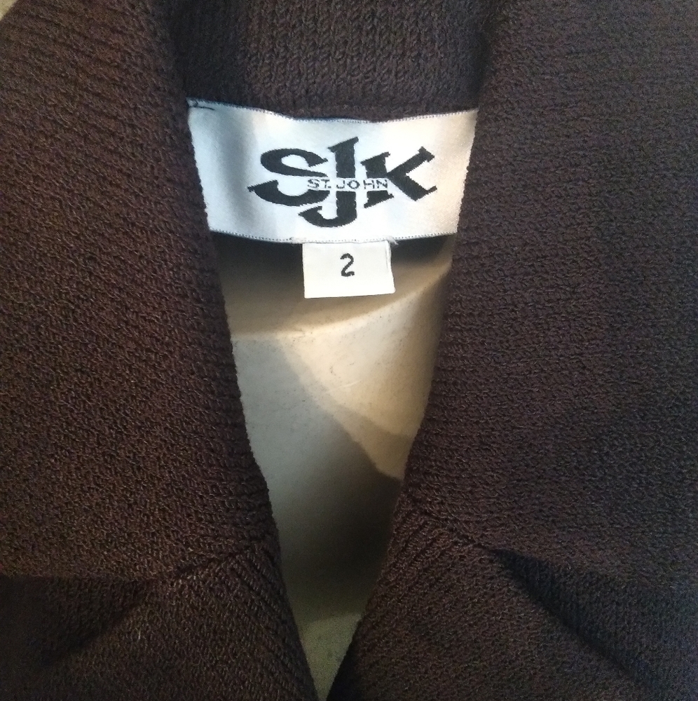 Suit - Picture 3 of 3